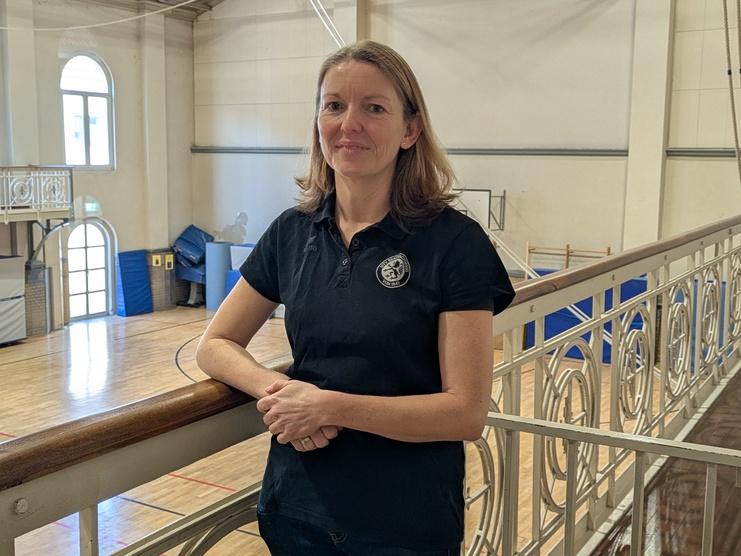 Hier siehst du unsere Mitarbeiterin Christiane Bartel.
